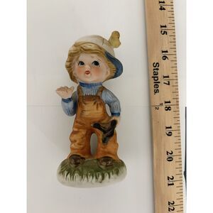 Vintage 1978 HOMCO ceramic figurine boy with sling shot